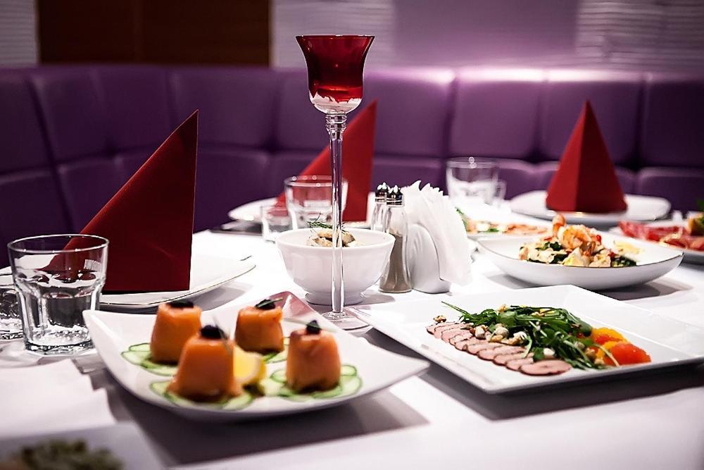 Hotel Piemont Pabianice Kültér fotó