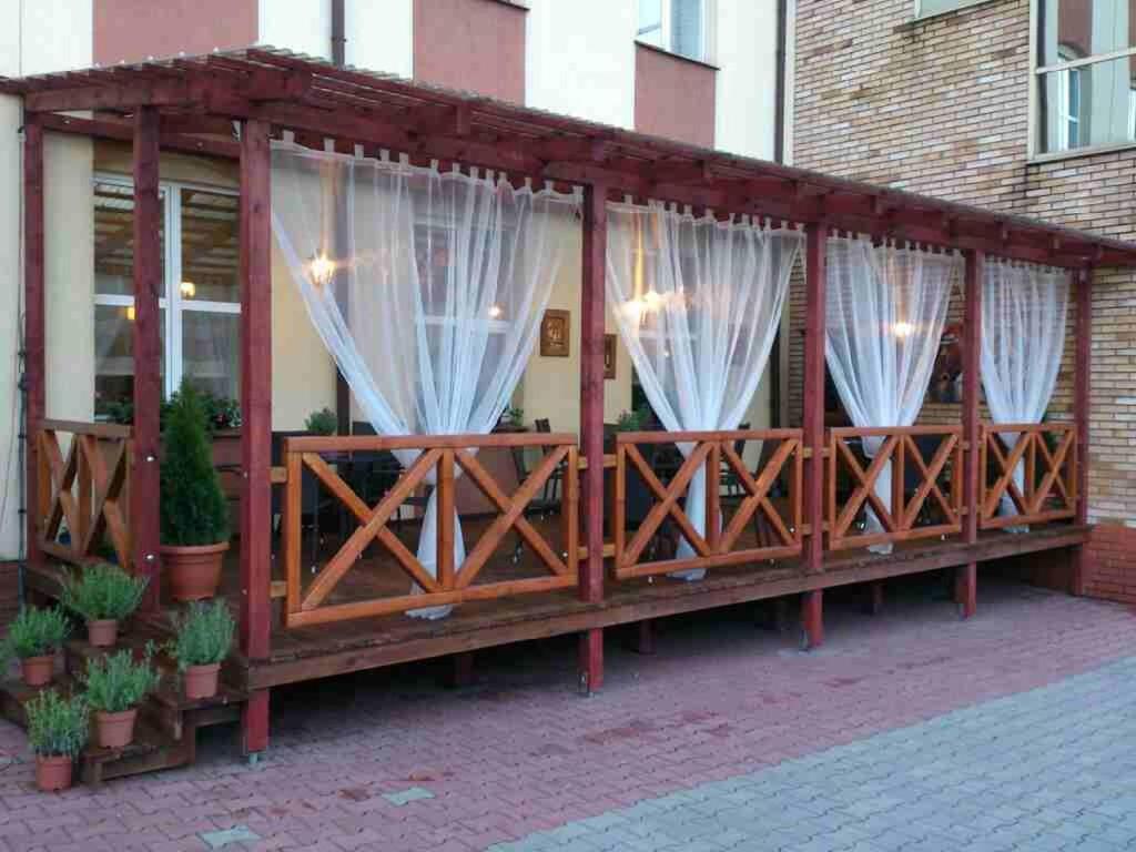 Hotel Piemont Pabianice Kültér fotó