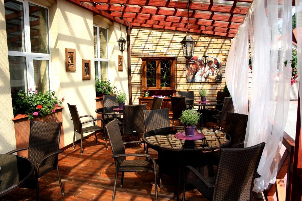 Hotel Piemont Pabianice Kültér fotó