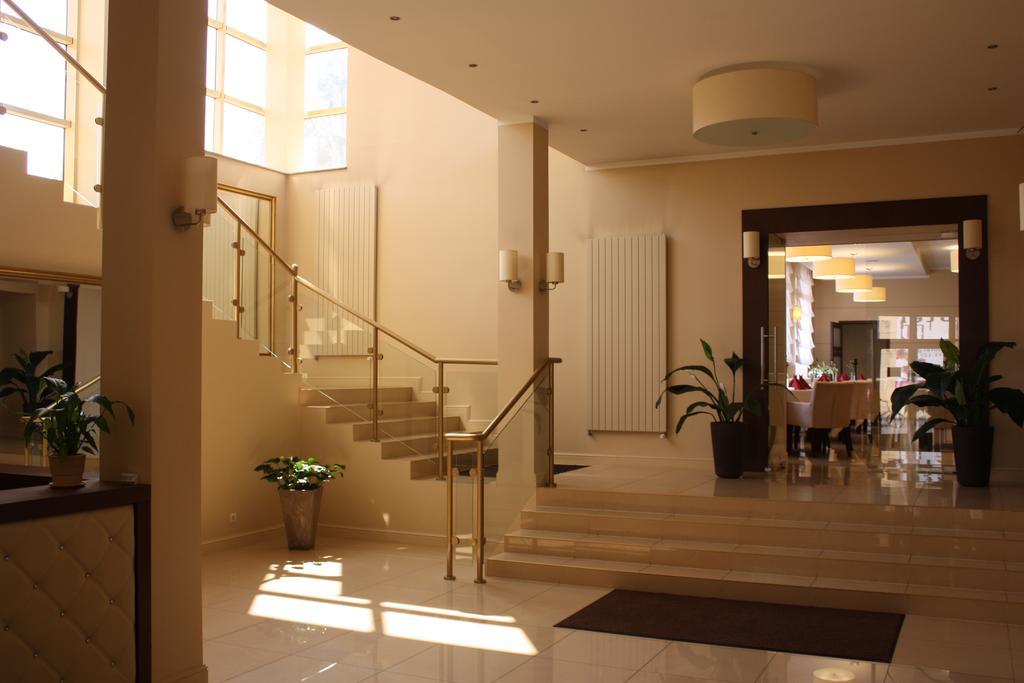 Hotel Piemont Pabianice Kültér fotó