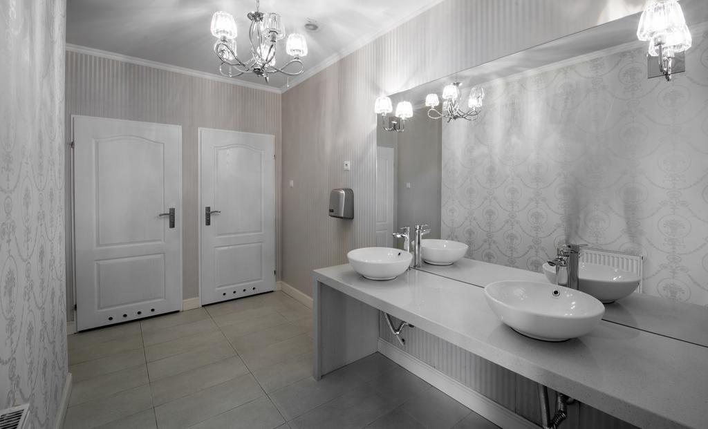 Hotel Piemont Pabianice Kültér fotó