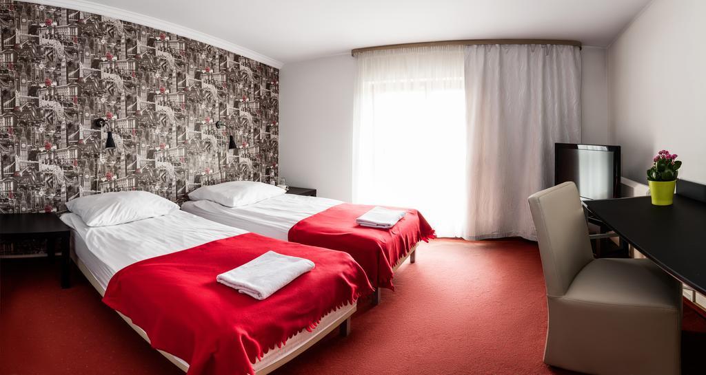 Hotel Piemont Pabianice Kültér fotó
