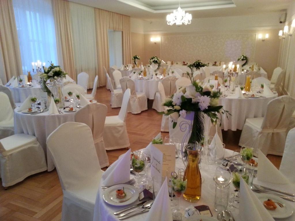 Hotel Piemont Pabianice Kültér fotó