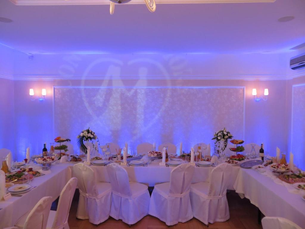 Hotel Piemont Pabianice Kültér fotó