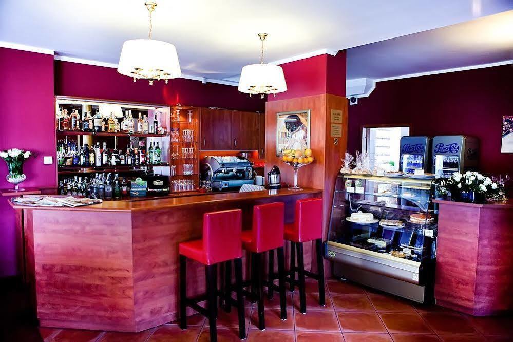 Hotel Piemont Pabianice Kültér fotó