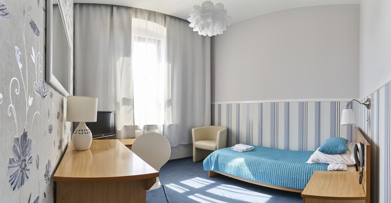 Hotel Piemont Pabianice Kültér fotó