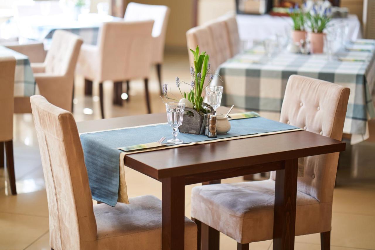 Hotel Piemont Pabianice Kültér fotó