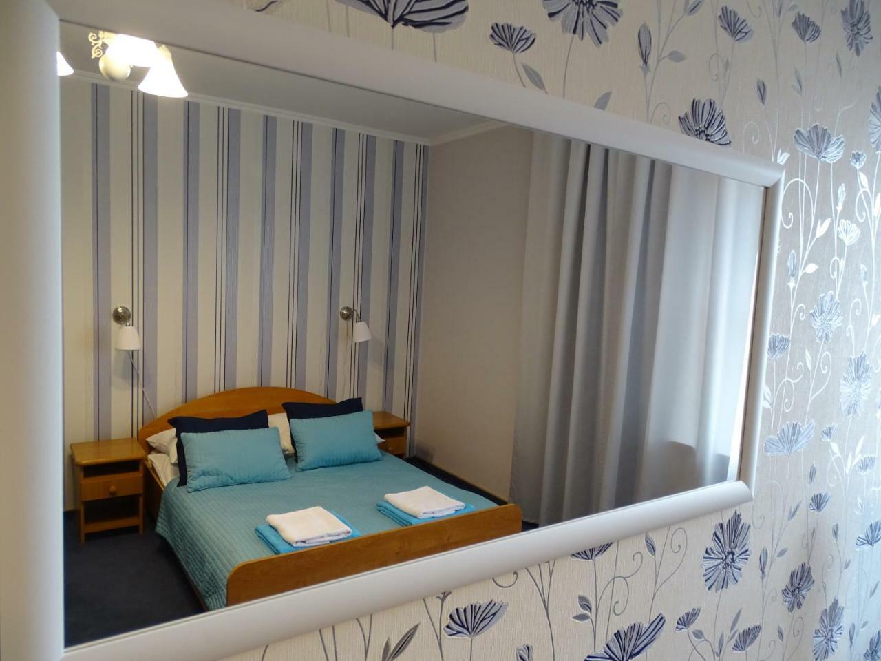Hotel Piemont Pabianice Kültér fotó
